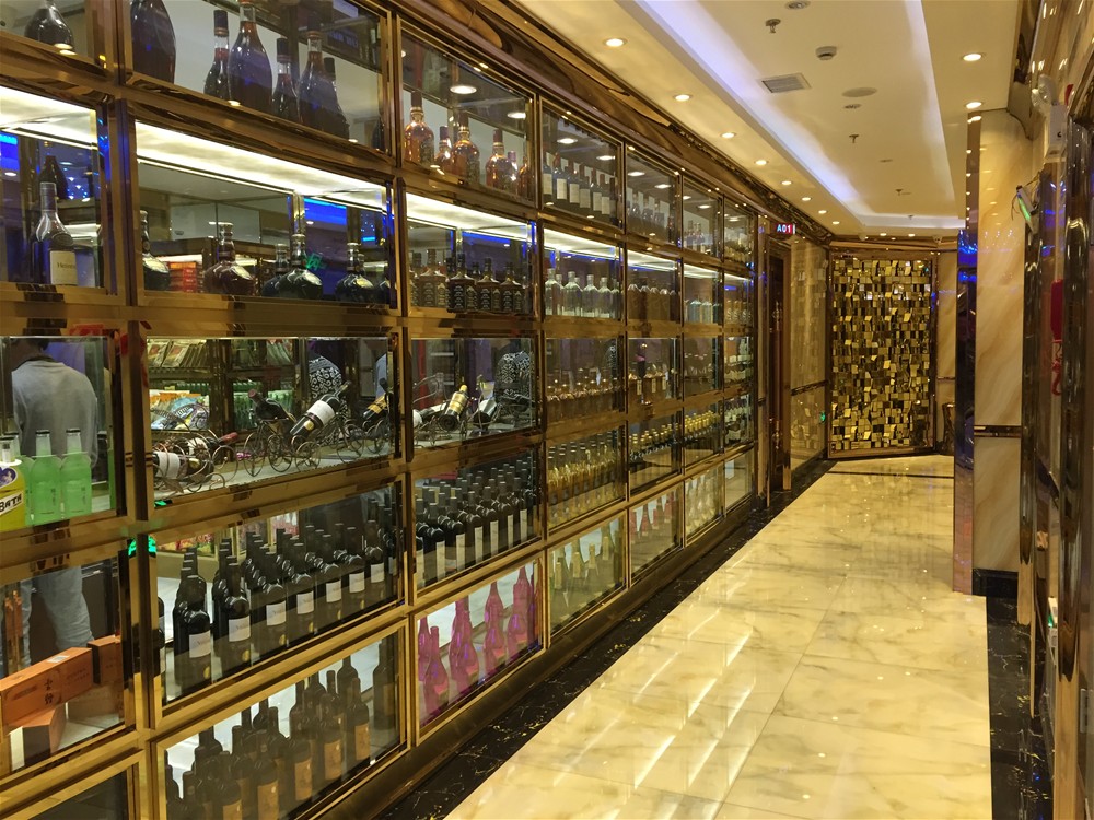 昆明喜临门量贩式KTV工程所有接纳1xBET瓷砖微晶石产品铺贴