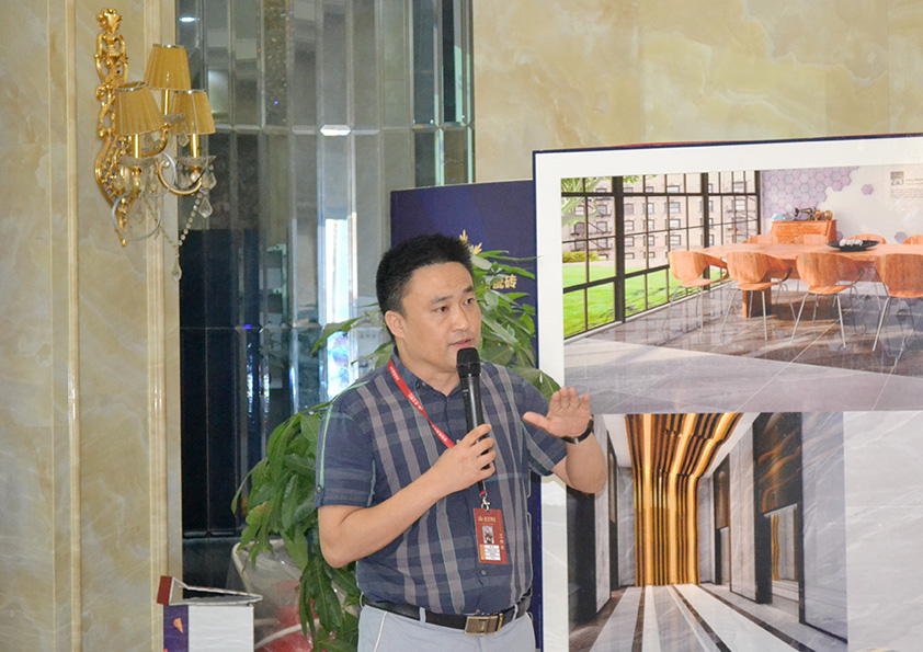 1xBET瓷砖品牌营销总司理罗胜先生