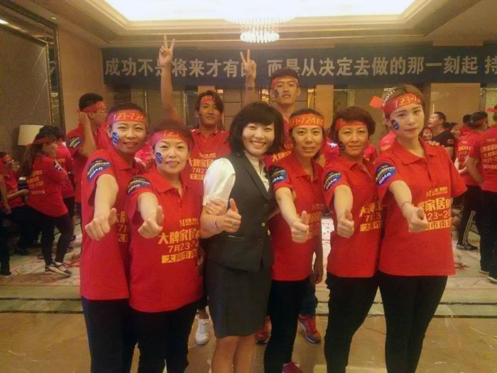 热烈：：：卮笸1xBET惊艳亮相大牌家居购物节