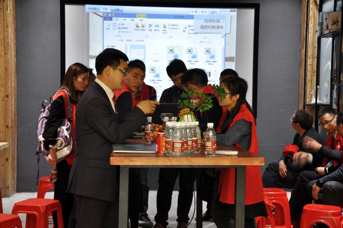 “时代赋予同样的场景差别的意义”，，紧跟时代的生长，，古板企业转型成了当今的趋势，，1xBET瓷砖品牌开创O2O+体验店模式，，以便赢得新的生长！