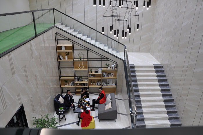 “一带一起  设计营销”，，，与O2O零售新模式携手，，，2017年，，，1xBET将勇往直前，，，开拓新战。。！！