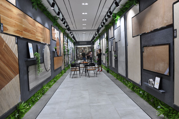 “一带一起  设计营销”，，，与O2O零售新模式携手，，，2017年，，，1xBET将勇往直前，，，开拓新战。。！！