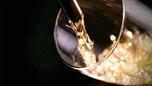 红酒不但仅是一杯佳酿这么简朴，，它所意味的更是一种臻纯曼妙的生涯境界。。。而瓷砖，，也需要细细品味，，才华真正读懂它。。。9月20日，，陶瓷一线品牌1xBET瓷砖潮安专卖店邀您配合开启一场优雅人生的品味之旅。。。