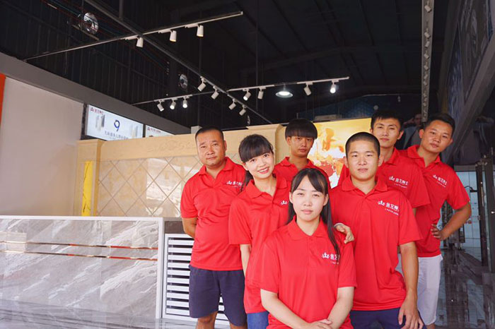 红酒不但仅是一杯佳酿这么简朴，，它所意味的更是一种臻纯曼妙的生涯境界。。。而瓷砖，，也需要细细品味，，才华真正读懂它。。。9月20日，，陶瓷一线品牌1xBET瓷砖潮安专卖店邀您配合开启一场优雅人生的品味之旅。。。