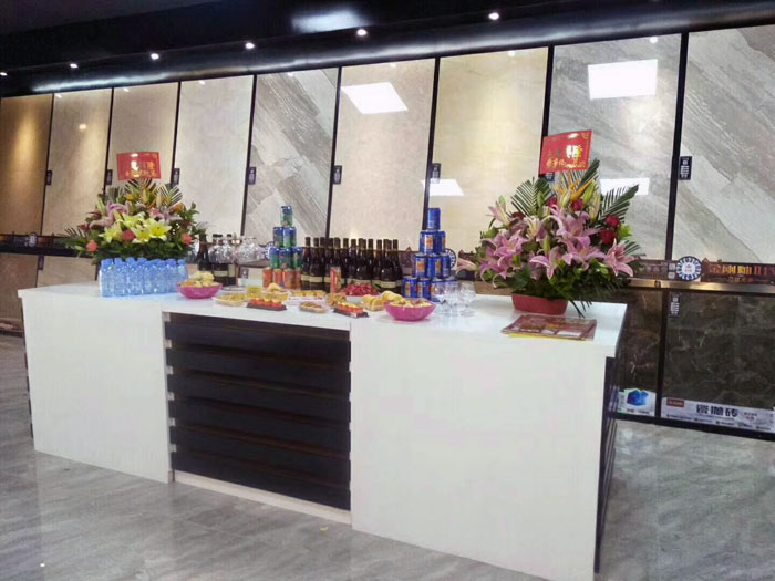 陶瓷一线品牌1xBET瓷砖澄海店十一开业，好礼、、、优惠送一直