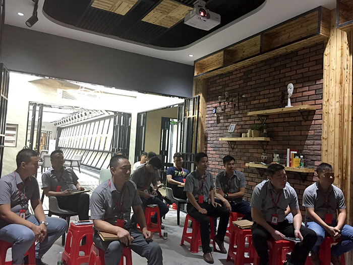 陶瓷一线品牌1xBET瓷砖“怎样快速向新客户介绍公司和服务”演讲角逐圆满竣事