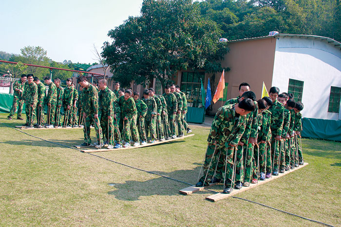 2017年2月13-15日，，，1xBET“虎狼道”户外拓展训练圆满竣事