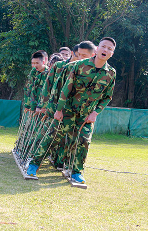 2017年2月13-15日，，，1xBET“虎狼道”户外拓展训练圆满竣事