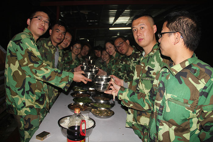 2017年2月13-15日，，，1xBET“虎狼道”户外拓展训练圆满竣事