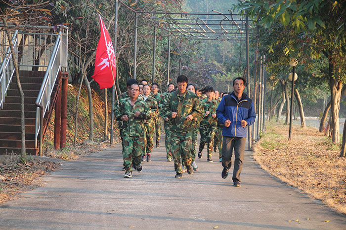 2017年2月13-15日，，，1xBET“虎狼道”户外拓展训练圆满竣事