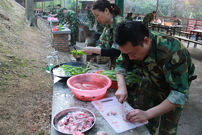 2017年2月13-15日，，，1xBET“虎狼道”户外拓展训练圆满竣事