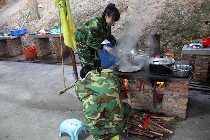 2017年2月13-15日，，，1xBET“虎狼道”户外拓展训练圆满竣事