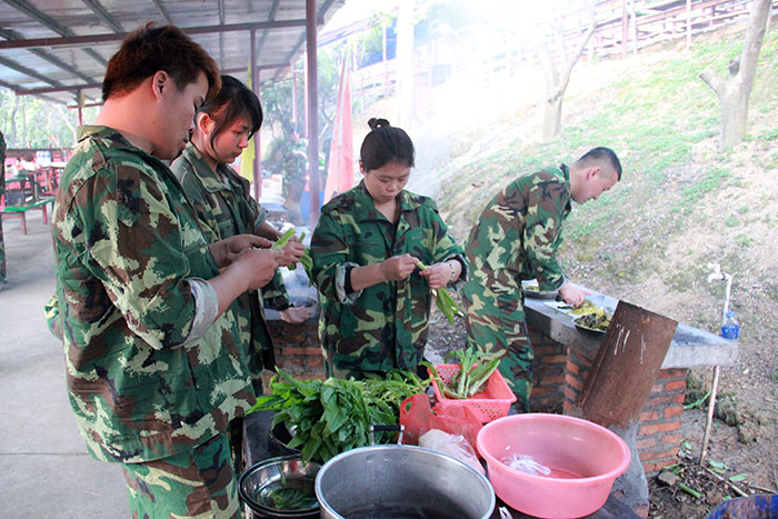 2017年2月13-15日，，，1xBET“虎狼道”户外拓展训练圆满竣事