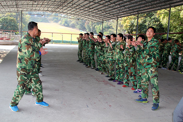 2017年2月13-15日，，，1xBET“虎狼道”户外拓展训练圆满竣事